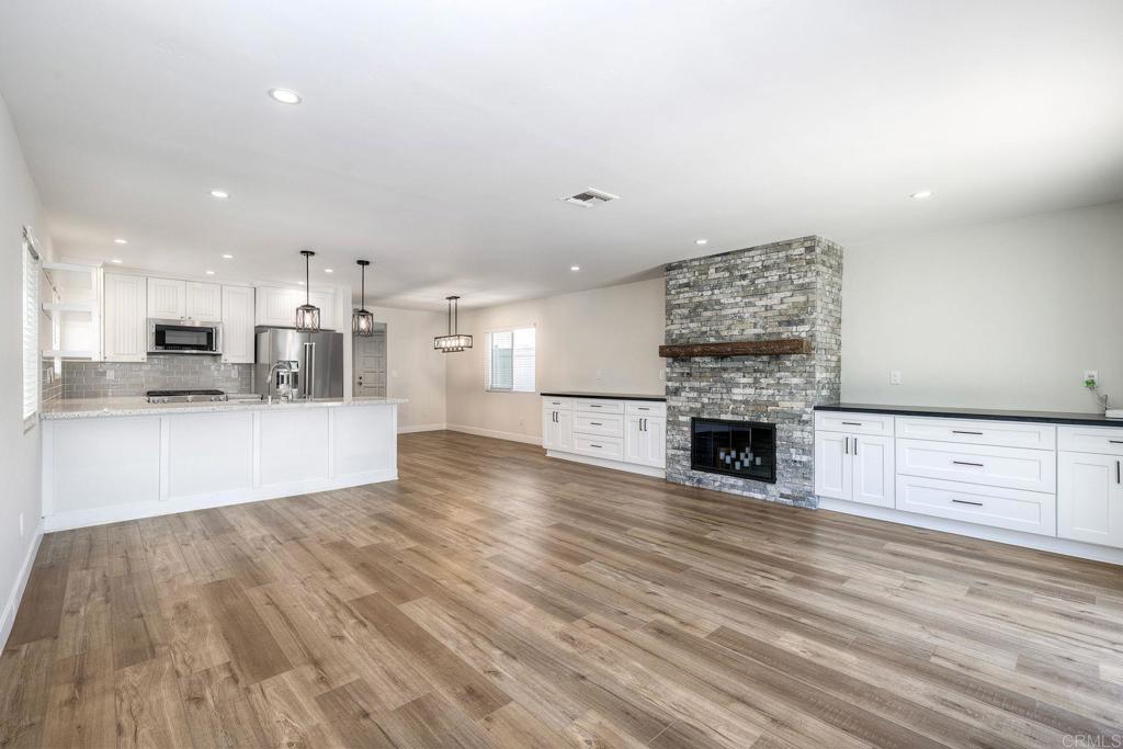 369 Alameda Boulevard