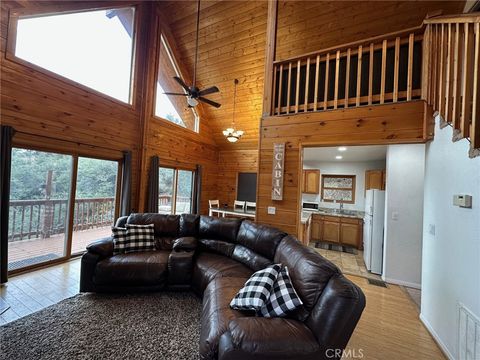 Photo of 1811 Zermatt Dr, Pine Mountain Club, CA 93222 (MLS # SR25222201) Photo of 1811 Zermatt Dr, Pine Mountain Club, CA 93222 (MLS # SR25222201)