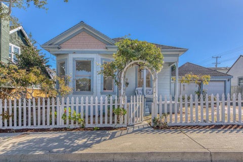 Photo of 513 Monterey Avenue, Pacific Grove, CA 93950 (MLS # ML82065159)
