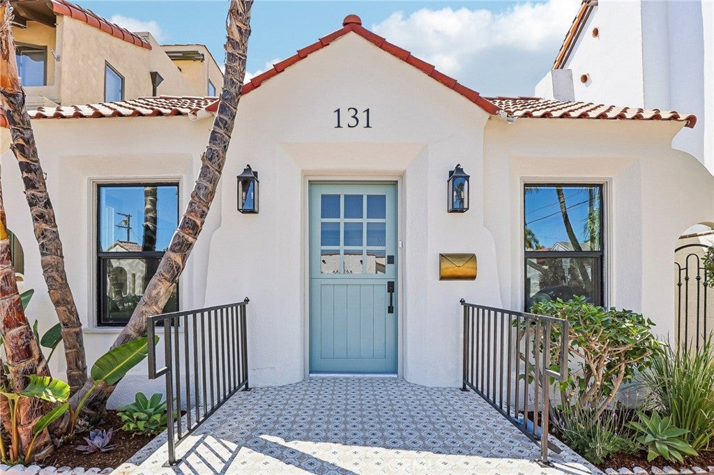 131 Santa Ana Avenue