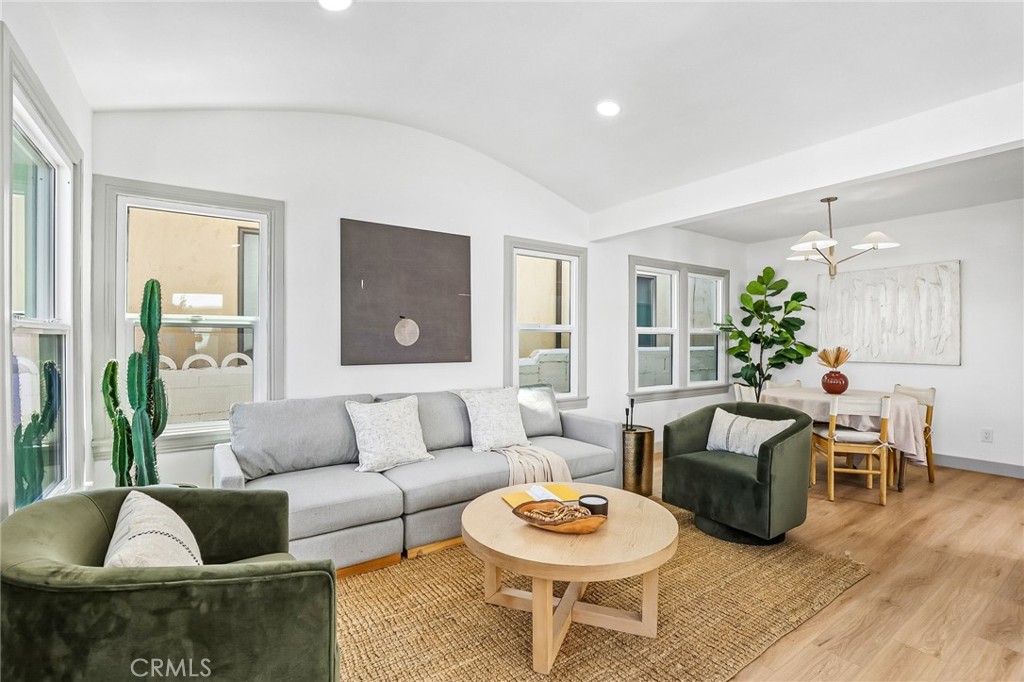 131 Santa Ana Avenue