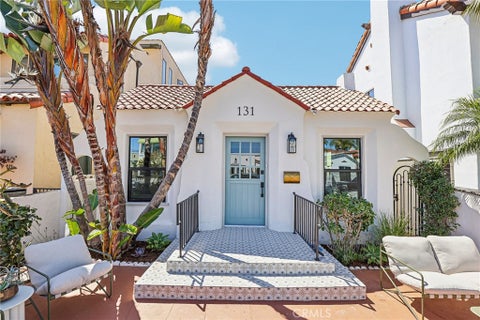 Photo of 131 Santa Ana Avenue, Long Beach, CA 90803 (MLS # PW26154900)