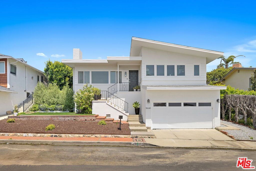 Photo of 16641 Linda Terrace, Pacific Palisades, CA 90272 (MLS # 26827479)