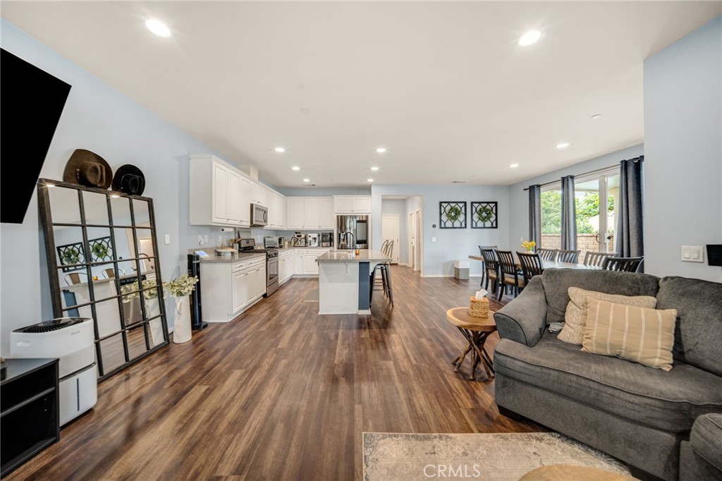 3171 E Beringer