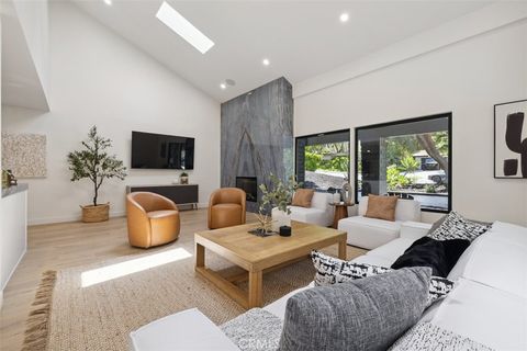 Photo of 4360 Park Alisal, Calabasas, CA 91302 (MLS # SR25244924) Photo of 4360 Park Alisal, Calabasas, CA 91302 (MLS # SR25244924)