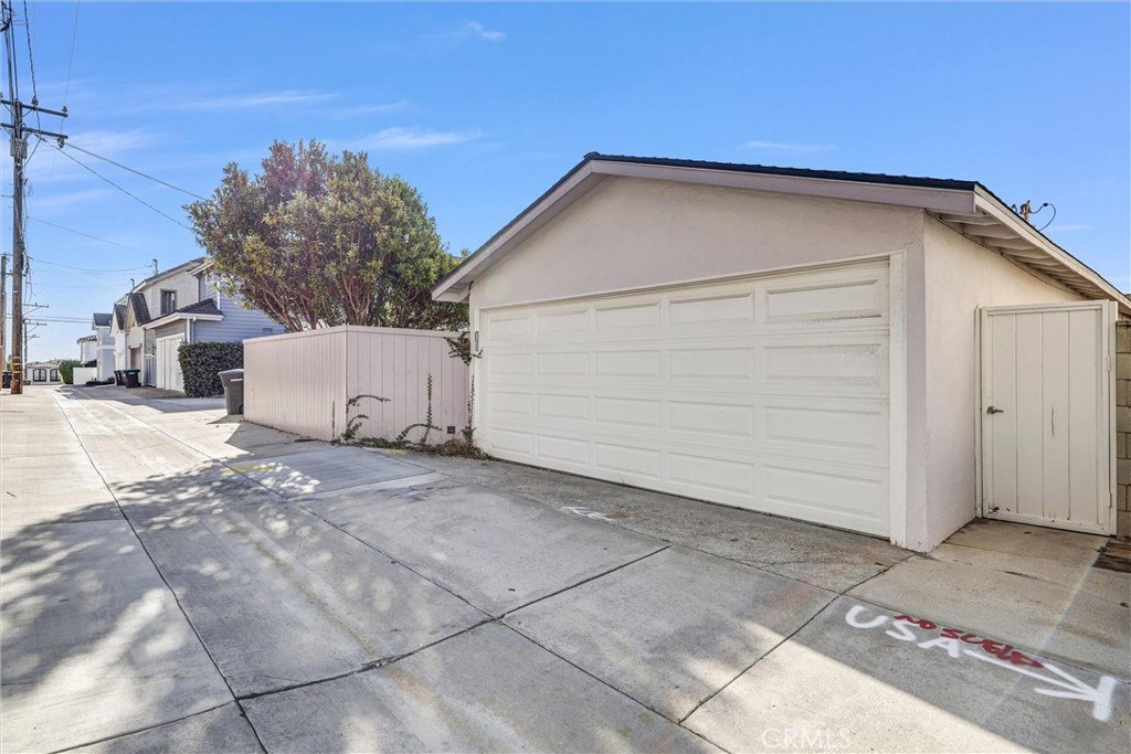 Corona del Mar South of PCH (CDMS) - Residential