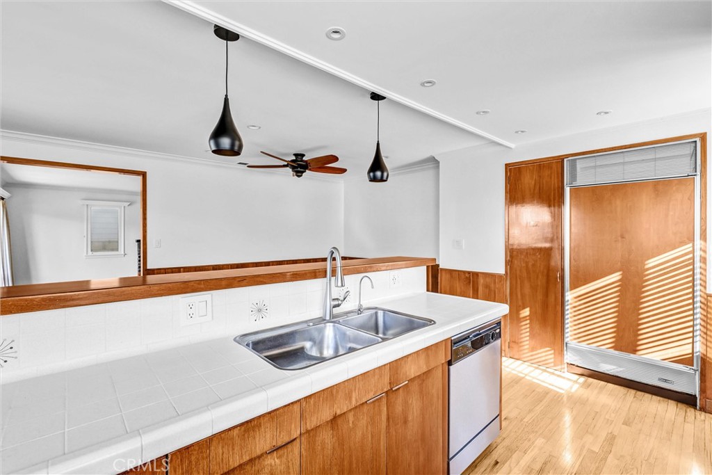 Corona del Mar South of PCH (CDMS) - Residential