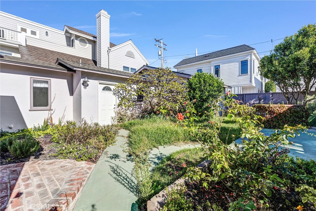 Corona del Mar South of PCH (CDMS) - Residential