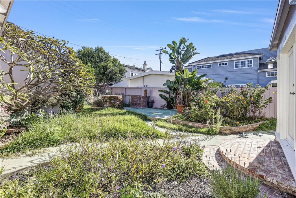 Corona del Mar South of PCH (CDMS) - Residential