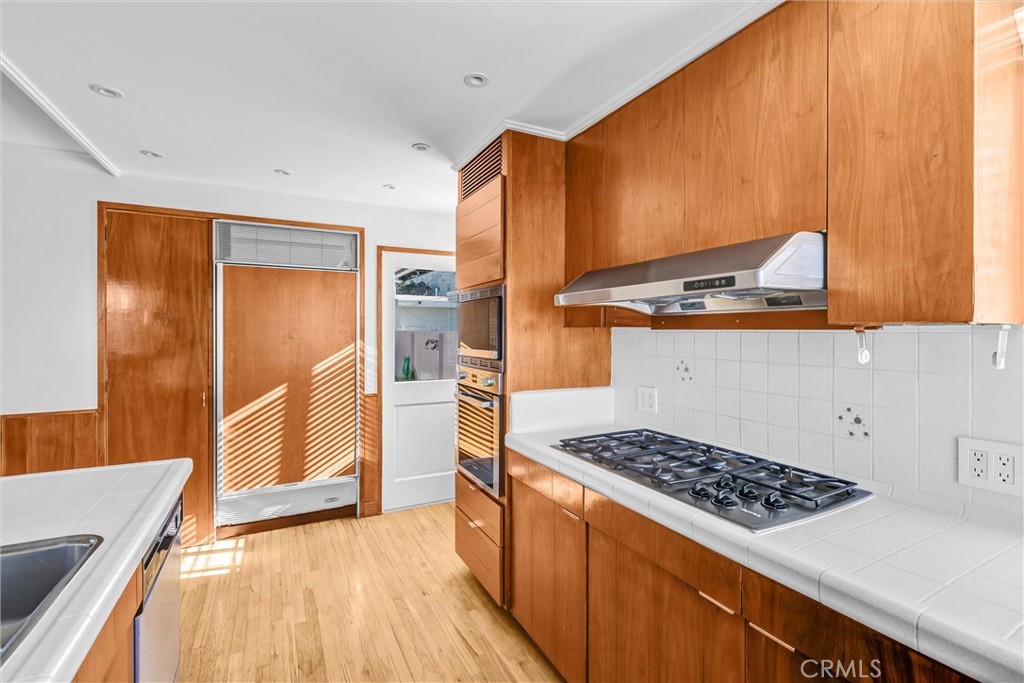 Corona del Mar South of PCH (CDMS) - Residential