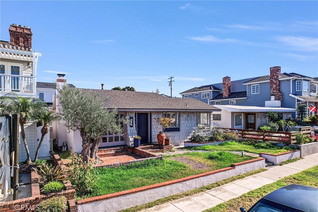 Corona del Mar South of PCH (CDMS) - Residential