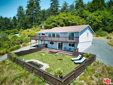Photo of 13881 Oceanview Drive, CA 95567 (MLS # 26993417)