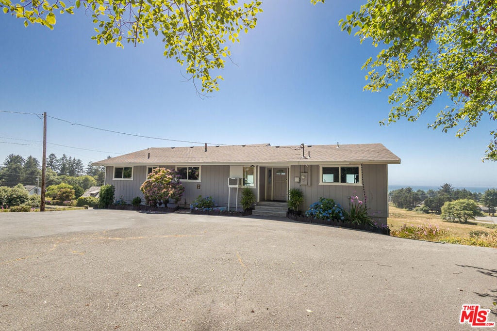 13881 Oceanview Drive