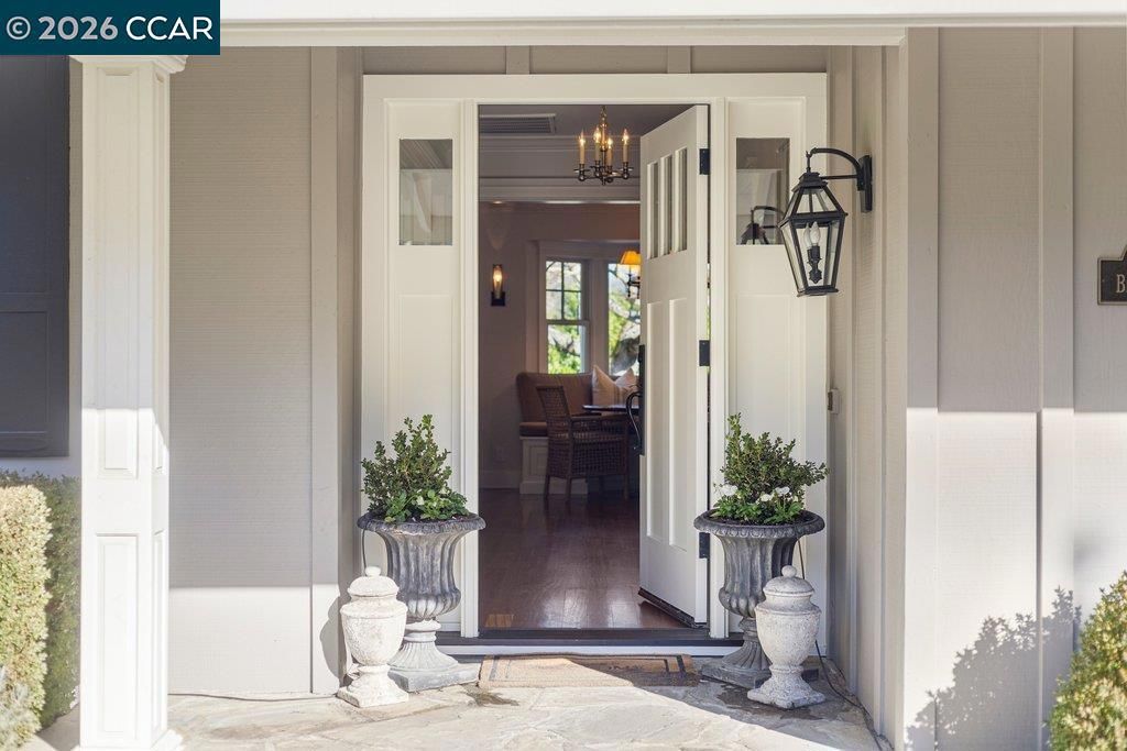 Photo of 586 Bradford Pl Pl, Danville, CA 94526 (MLS # 41121303)