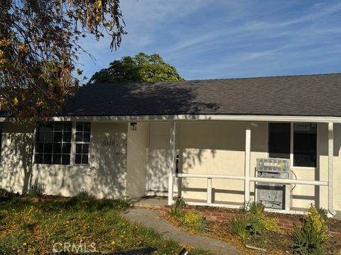 Photo of 5428 Sale Ave, Woodland Hills, CA 91367 (MLS # SR26065126)