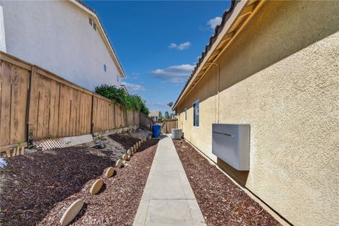 Tiny photo for 33298 Avenida Bicicleta, Temecula, CA 92592 (MLS # PW26148252)