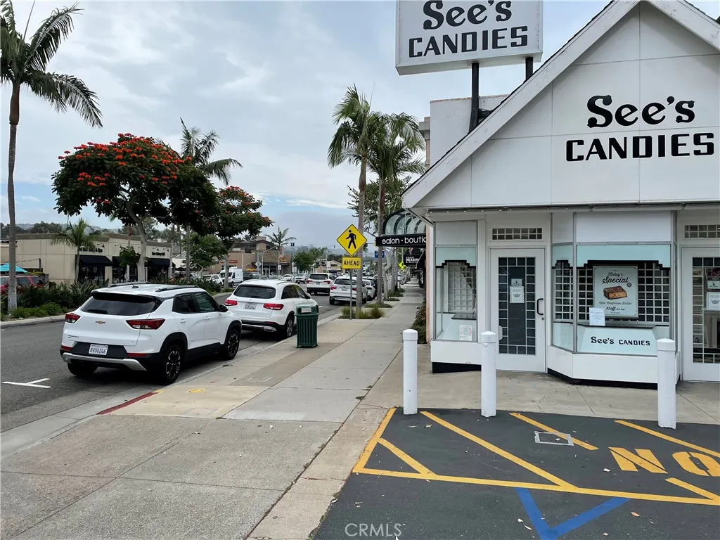 Corona Del Mar, California 92625, United States, ,Residential,Active,242120