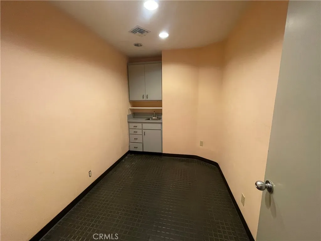 Corona Del Mar, California 92625, United States, ,Residential,Active,242120