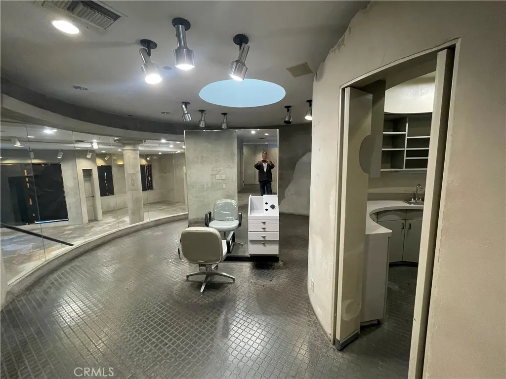 Corona Del Mar, California 92625, United States, ,Residential,Active,242120