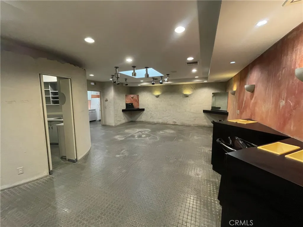 Corona Del Mar, California 92625, United States, ,Residential,Active,242120