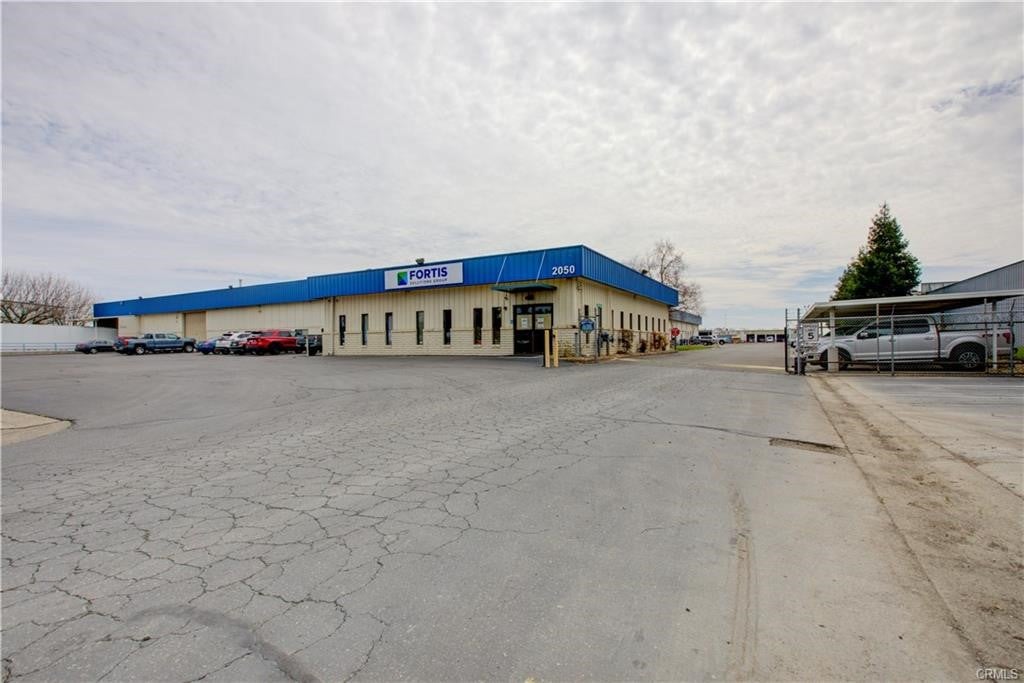 2050 Wardrobe Ave, Merced, CA 95341