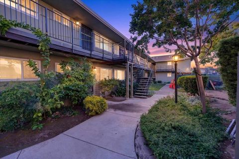 Photo of 3598 Payne Avenue #8, San Jose, CA 95117 (MLS # ML82042691)
