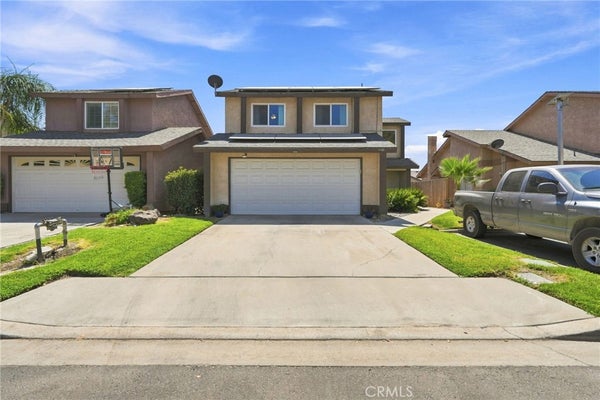 1143 E FERGUSON AVE, VISALIA, CA 93292 - Image 74c8c5ea9ef149da71036d5b9fafaccb/1291962026