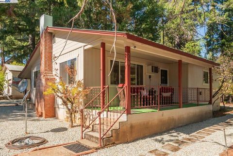 Photo of 230 230 Lakeview Dr. Dr, Trinity Center, CA 96091 (MLS # 41113185)