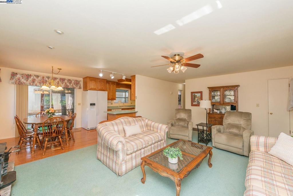 230 Lakeview Dr.