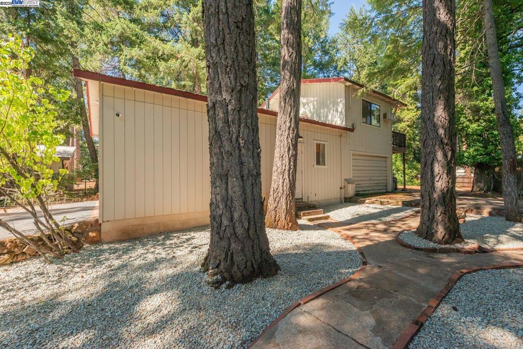 230 Lakeview Dr.