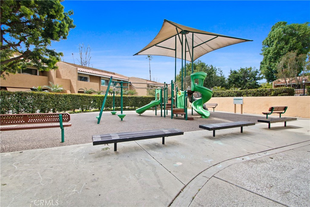 1001 W Macarthur Boulevard 20