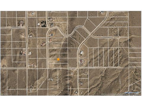 Photo of 8945 Loma Vista Rd, Apple Valley, CA 92308 (MLS # IV26082634)