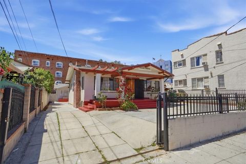 Photo of 1257 1/2 N New Hampshire AVE, Los Angeles, CA 90029 (MLS # GD26097673)