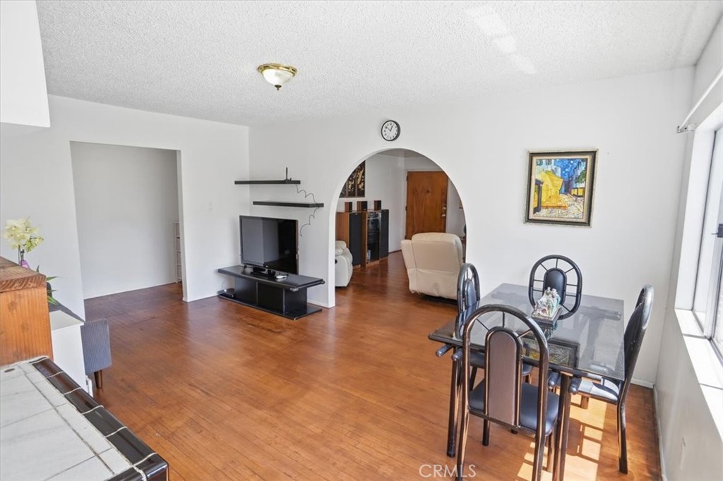 1257 1/2 N New Hampshire