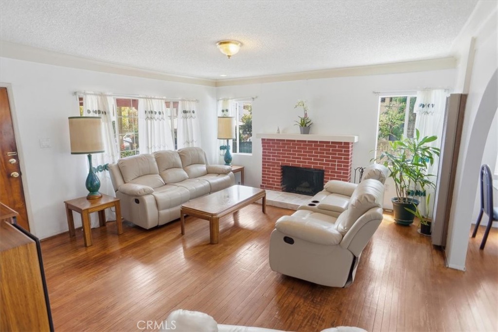1257 1/2 N New Hampshire