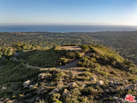 Photo of 917 Park Lane, Santa Barbara, CA 93108 (MLS # 26993239)