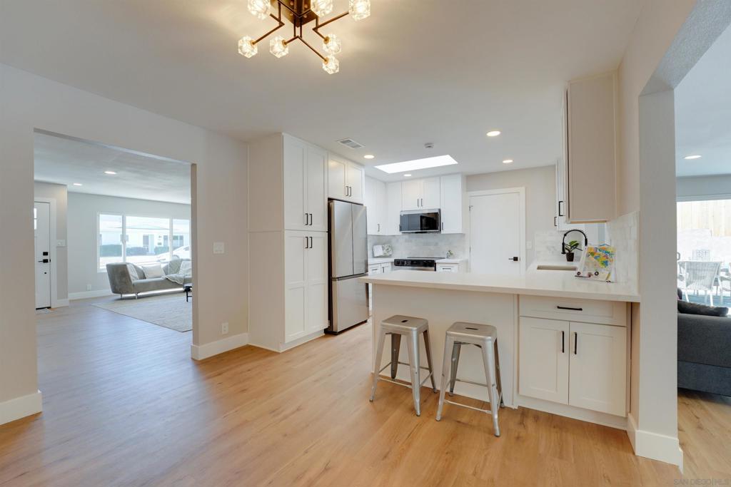 856 La Tierra Dr