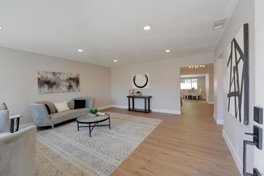 856 La Tierra Dr