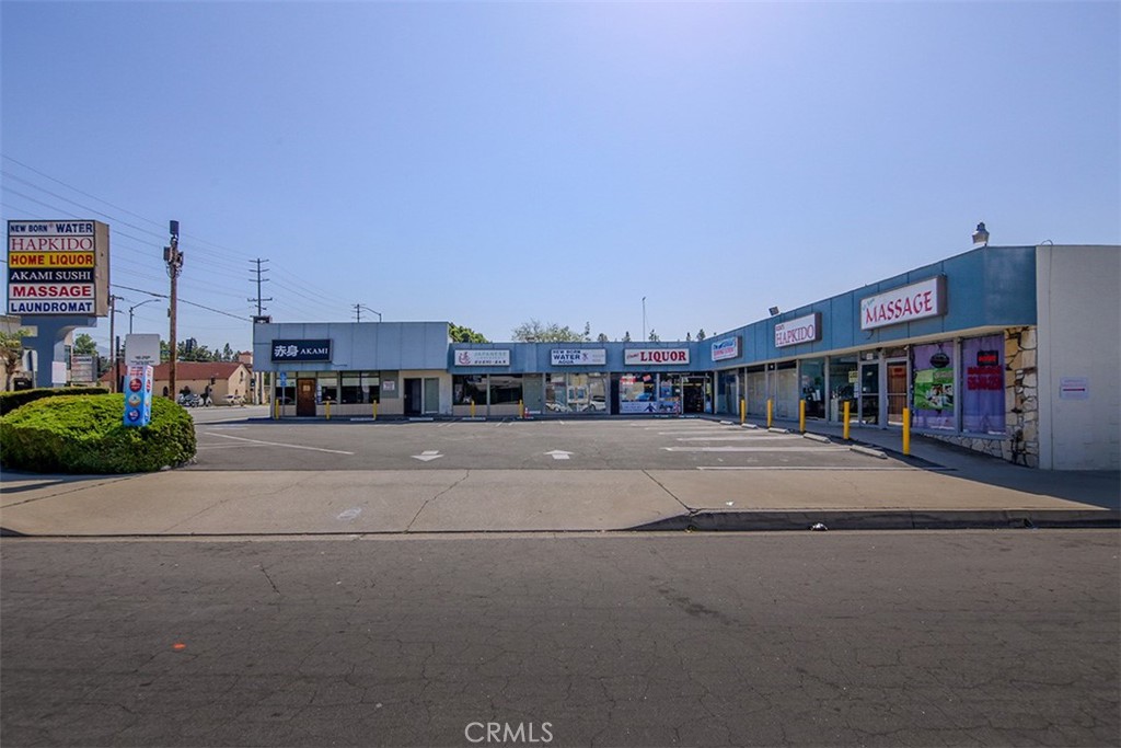 This single story shopping center is conveniently located at the prime corner of Live Oak and Lenore Ave. in the beautiful city of Arcadia. Easy to manage. A lot of potential to increase revenue and for future development. Parcel number: 8572-009-042 and 043.