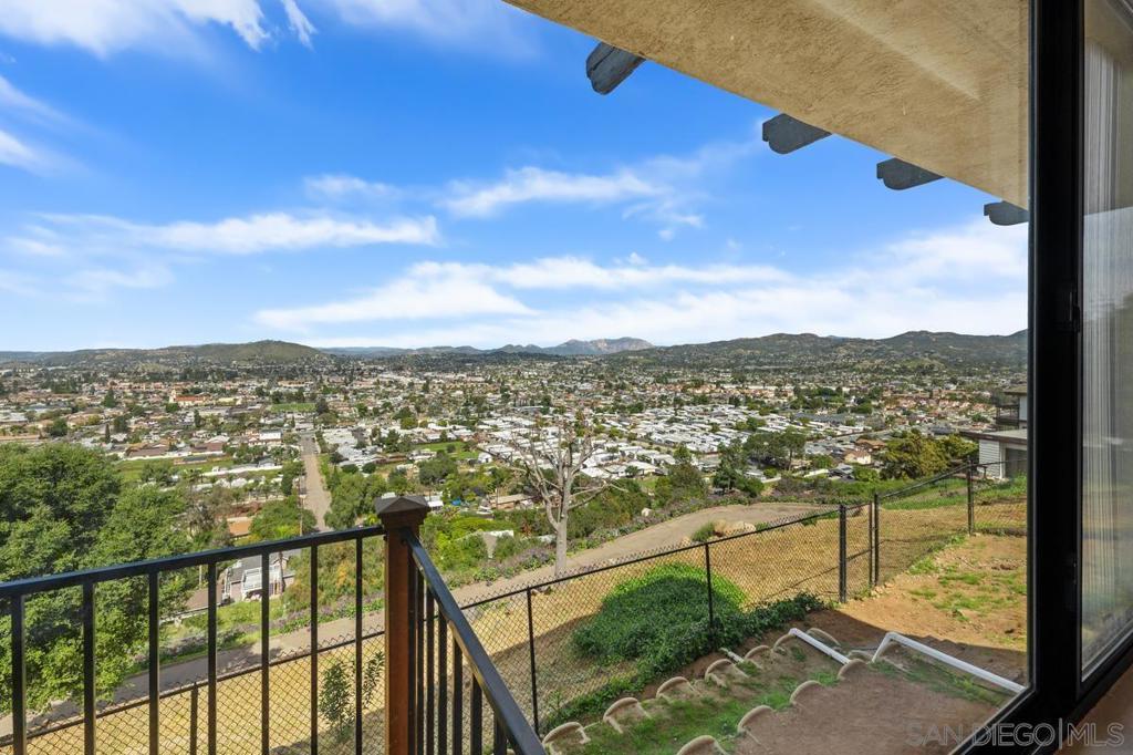 1216 Merritt Dr