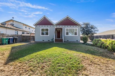 402 S 3rd Street King City CA 93930