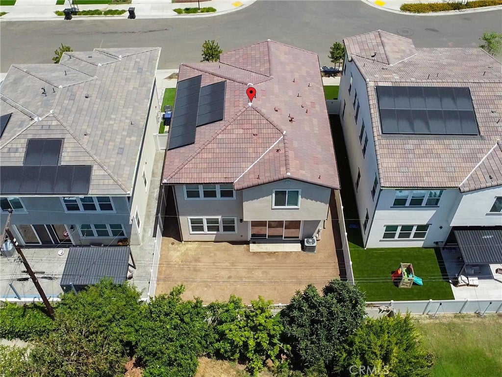 1233 Jurupa Dr