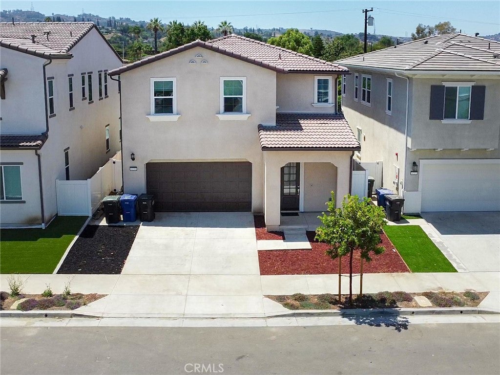 1233 Jurupa Dr