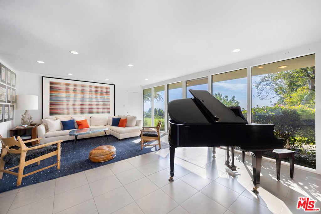 765 N Tigertail Road