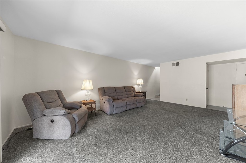 834 E Pepper Tree Drive