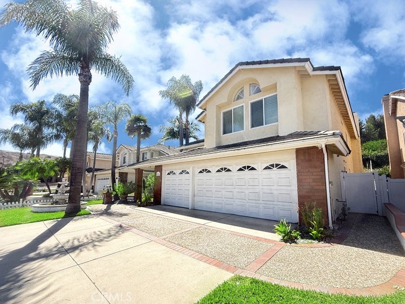 2026 Avenida Hacienda