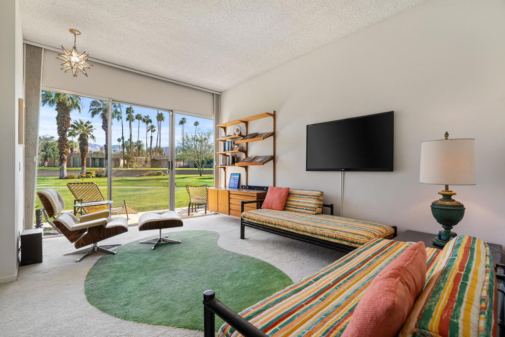 Sandpiper Palm Deser - Residential