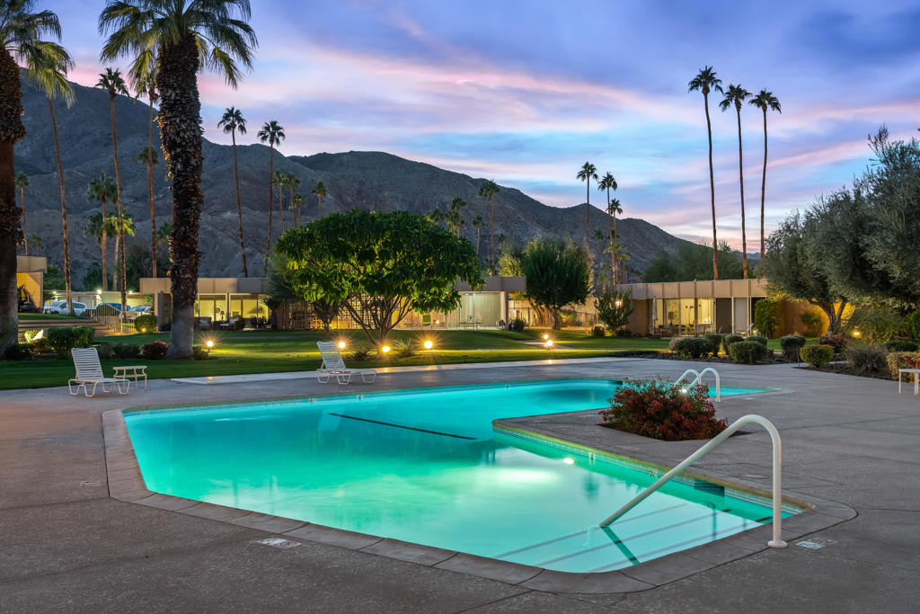 Sandpiper Palm Deser - Residential
