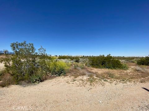 Photo of 0 Hesperia Road, Hesperia, CA 92345 (MLS # CV25264670)