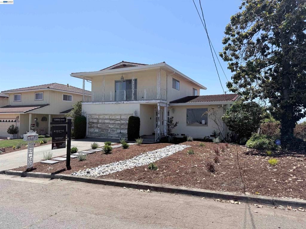 9155 Crest Ave AVE, Oakland CA 94605